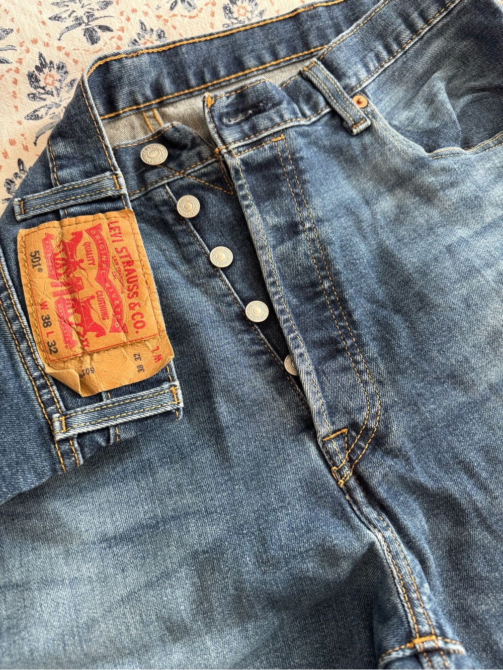 Levi's Men's Blue Straight-Leg Denim Jeans with Patch Logo